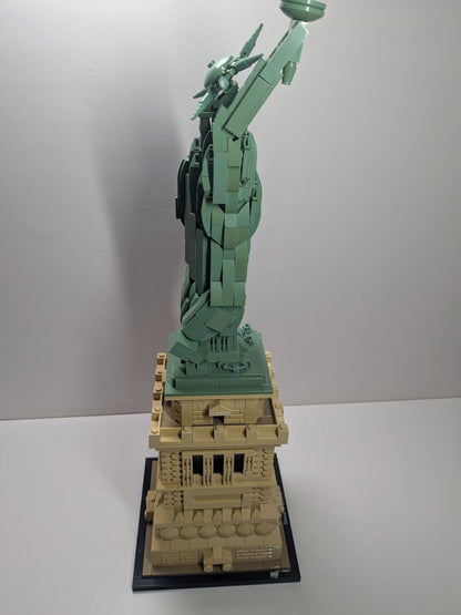 LEGO Architecture: Statue of Liberty (21042) - Complete - alternate view