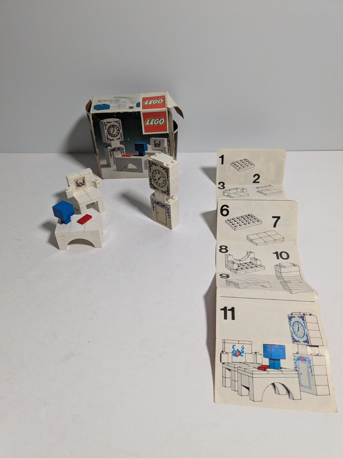 LEGO Homemaker: Baby's Cot and Cabinet (271) - Complete