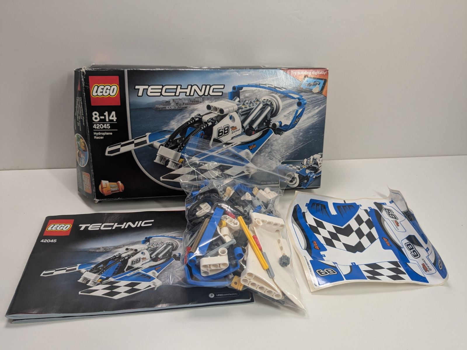 LEGO Technic: Hydroplane Racer (42045) - Complete - box front
