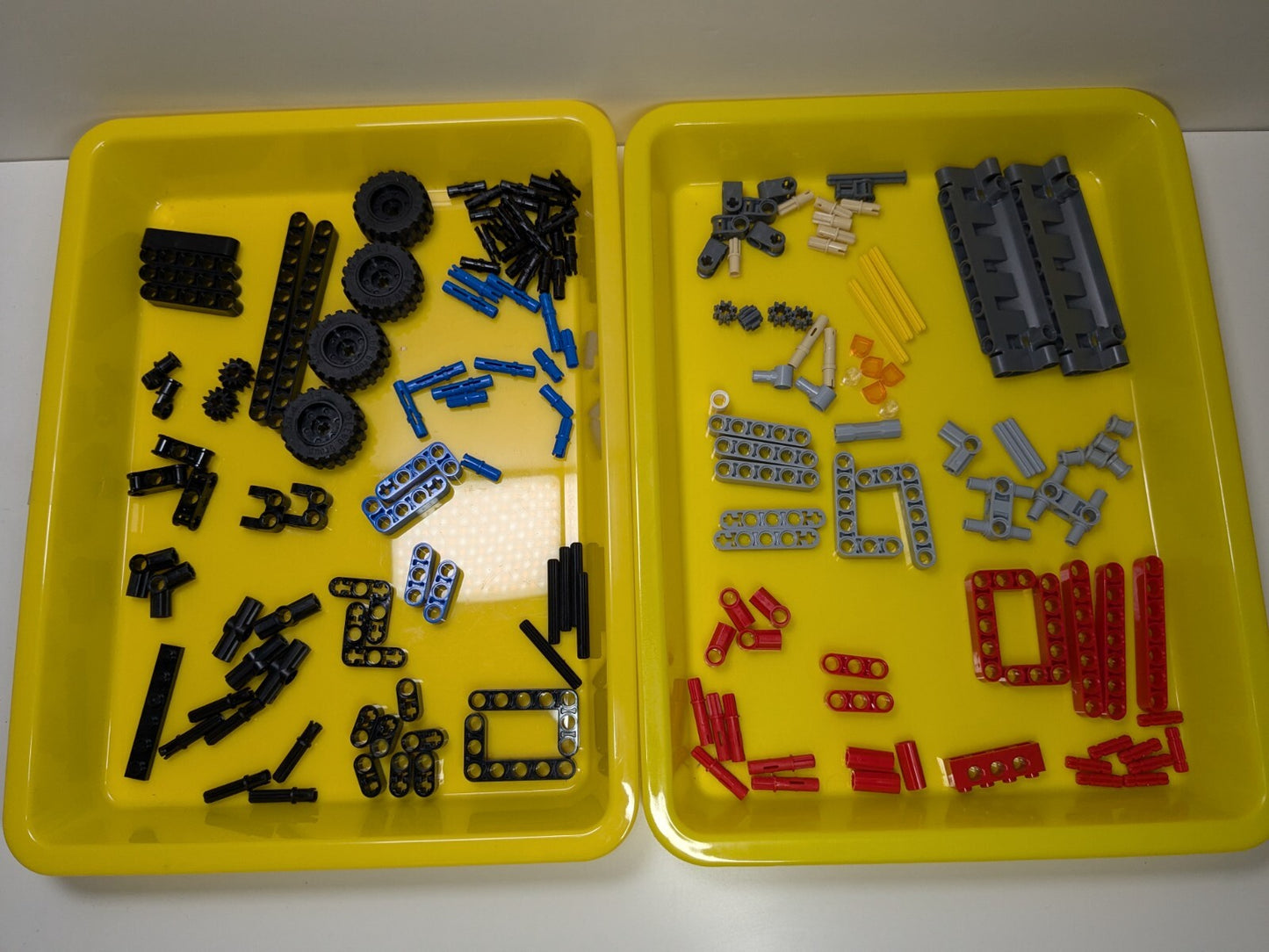 LEGO Technic: Hook Loader (42084) - Complete