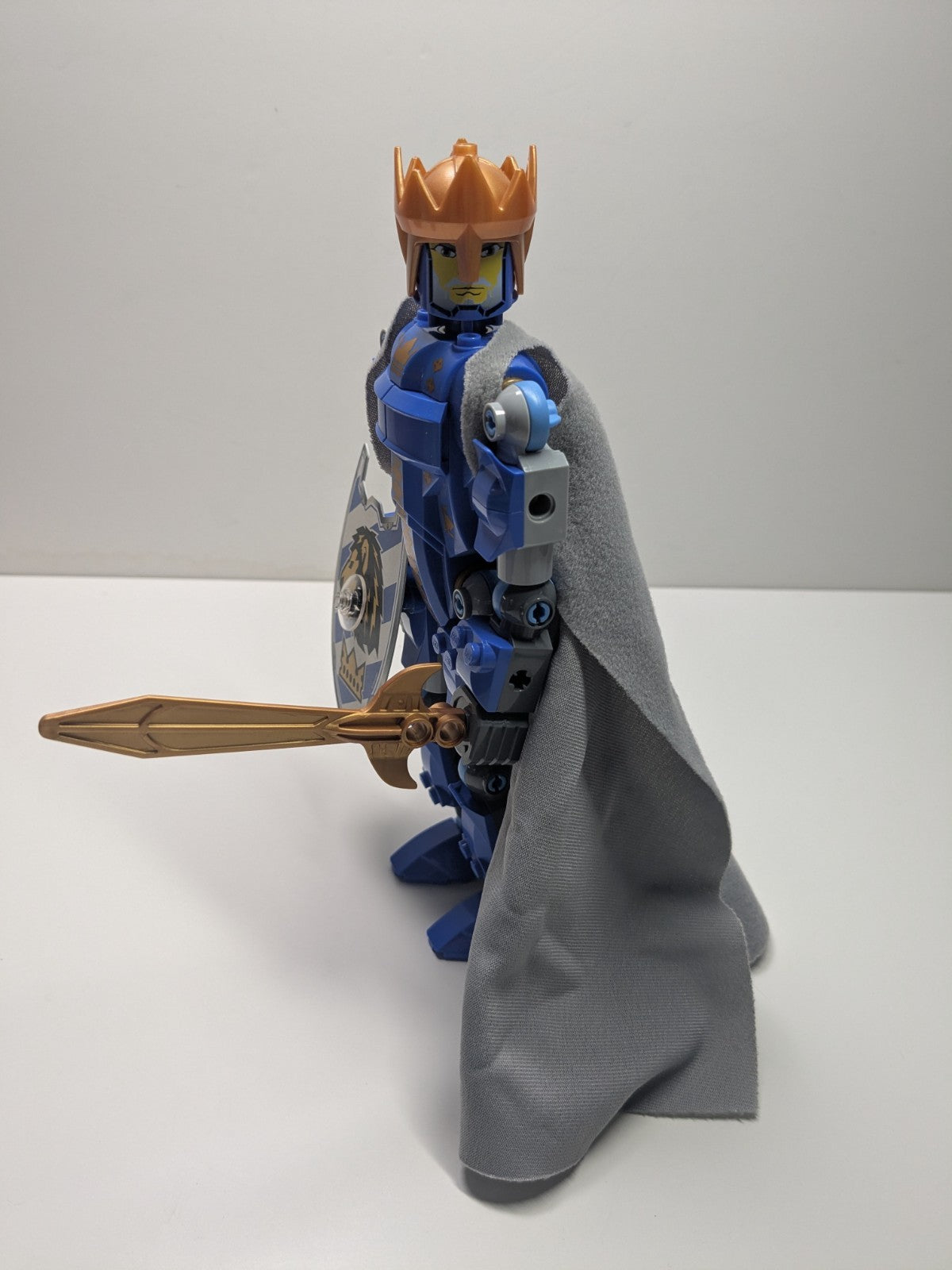 LEGO Castle: King Mathias (8790) - Complete - alternate view