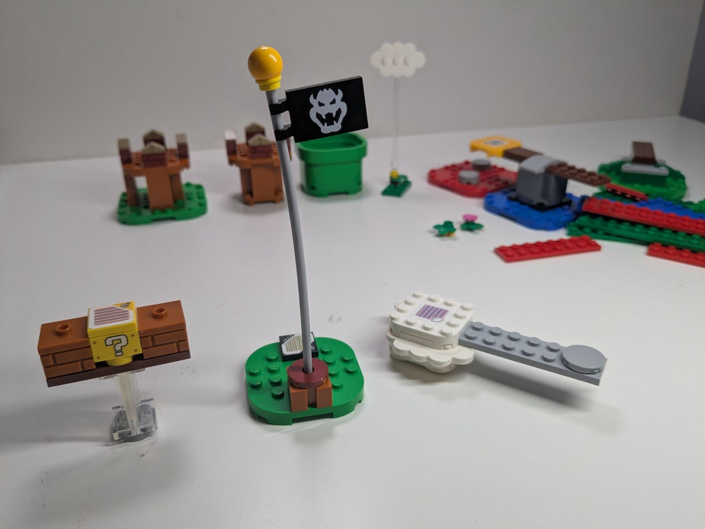 LEGO Super Mario: Adventures with Mario Starter Course (71360) - Complete - close-up