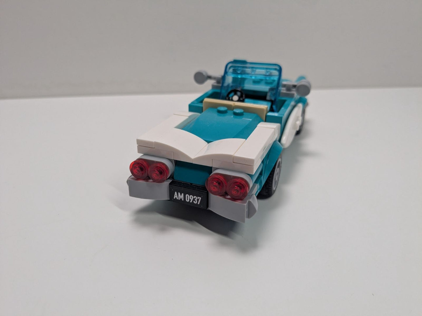 LEGO LEGO Ideas and CUUSOO: Vintage Car (40448) - Complete - close-up