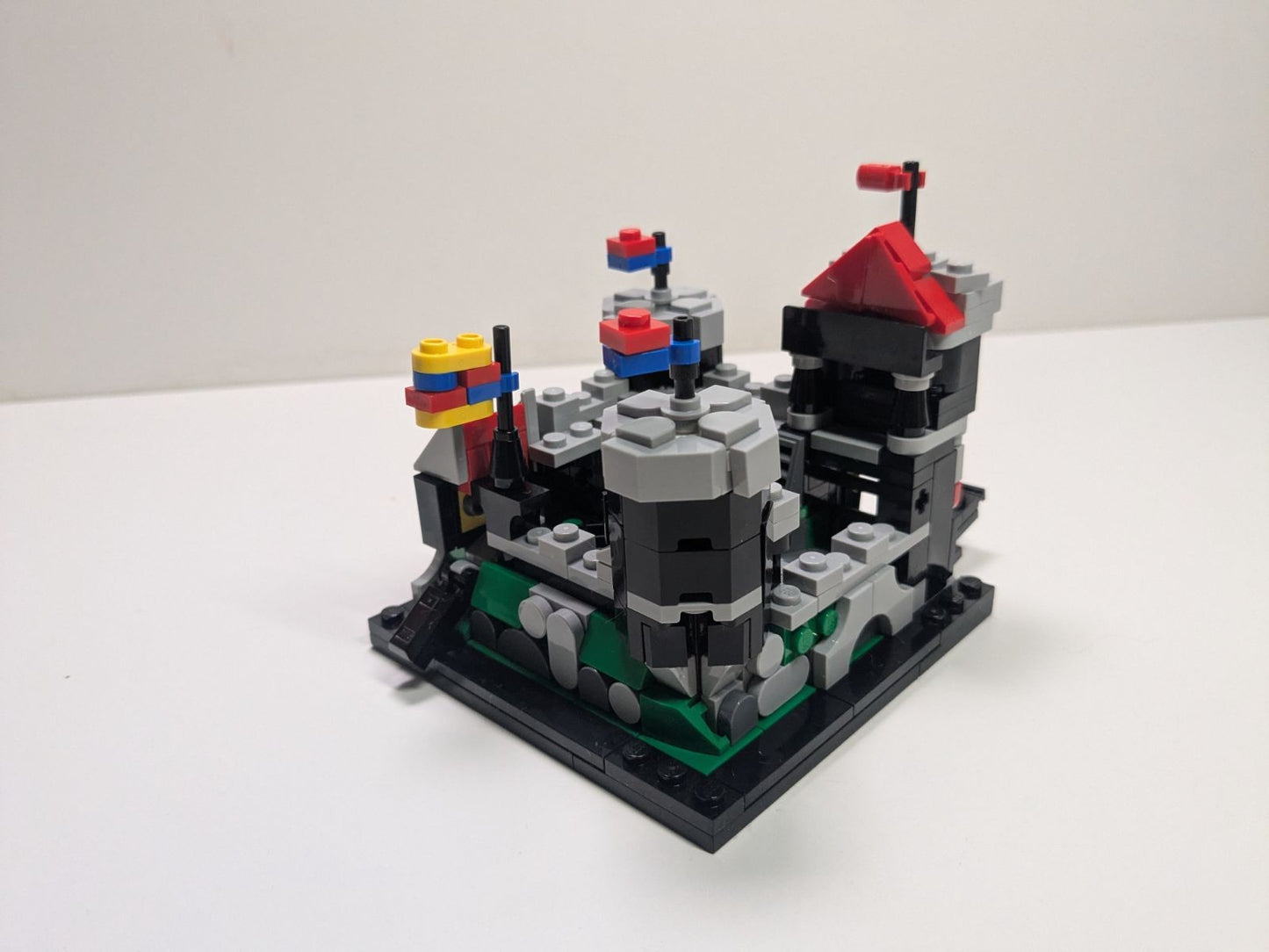LEGO Promotional: Promotional Mini Knight's Castle - 40775 (40775) - Complete - close-up