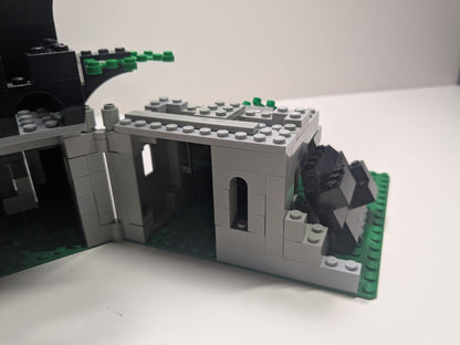 LEGO Castle: Camouflaged Outpost (6066) - Almost Complete