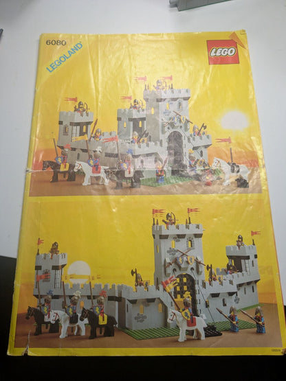 LEGO Castle: King's Castle (6080) - Complete - side view