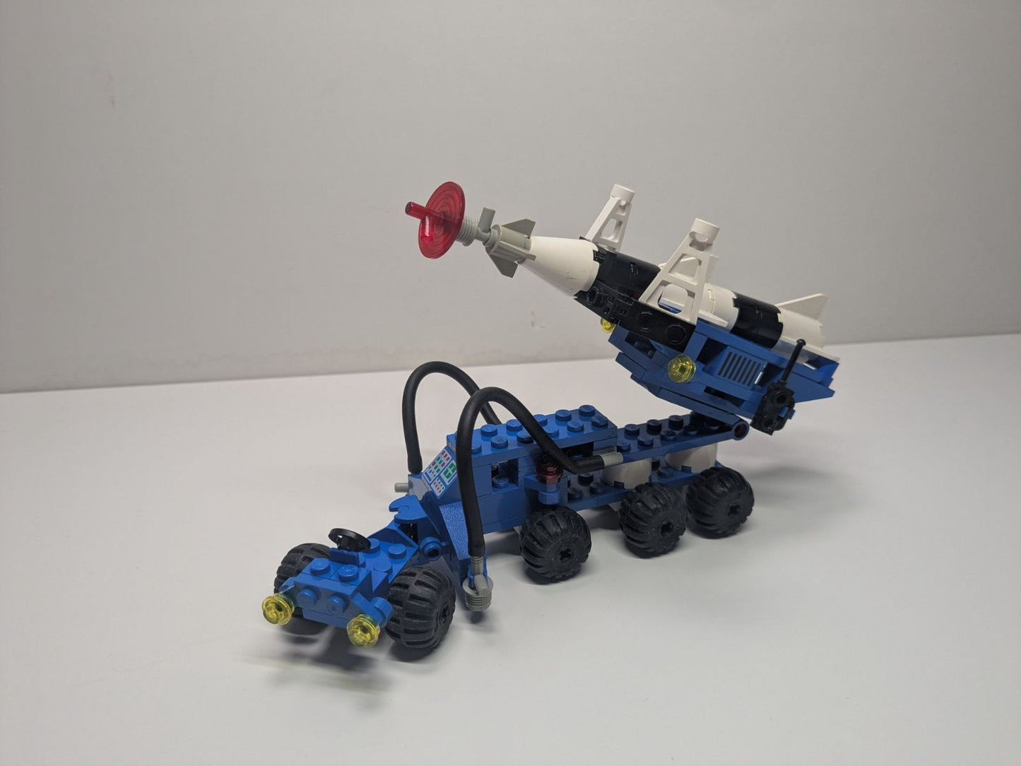 LEGO Space: Lunar Rocket Launcher (6881) - Complete - set details