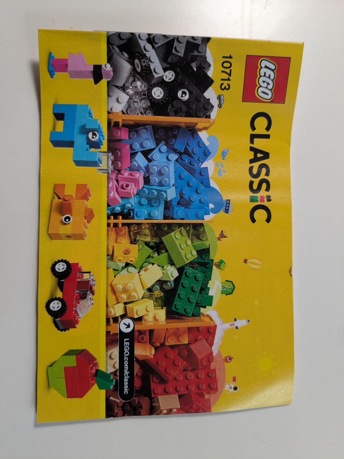 LEGO Classic: 10713 Classic Creative Suitcase, Toy Storage Case with Fun Colourful Building Bricks, Gifts for 4 plus Year old Kids, Boys & Girls (10713) - Incomplete - rear view