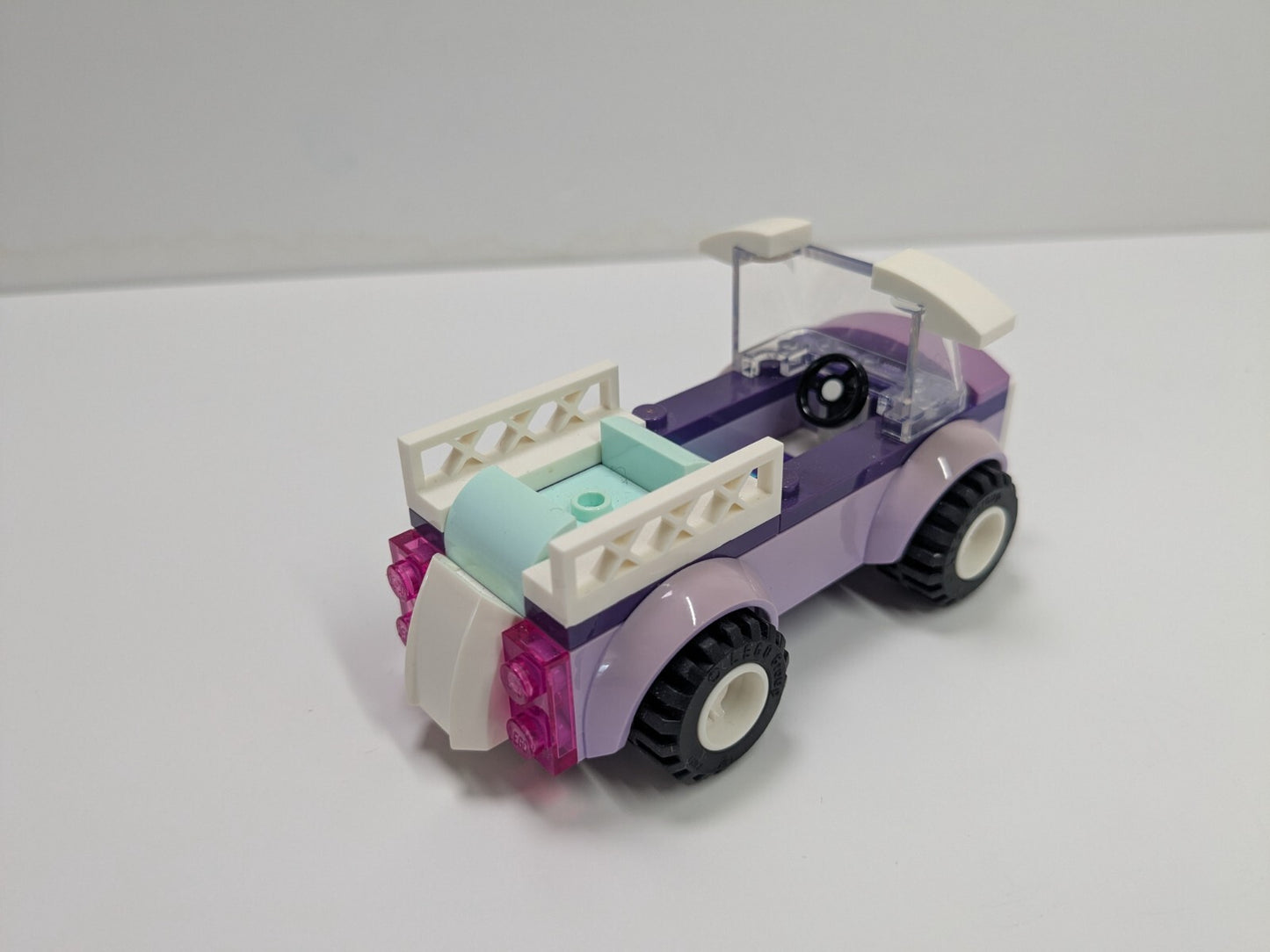 LEGO Friends: Emma's Mobile Veterinary Clinic (41360) - Complete