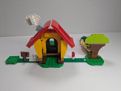 LEGO Super Mario: Mario's House & Yoshi Expansion Set (71367) - Complete - rear view