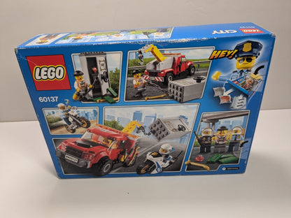 LEGO City: Tow Truck Trouble (60137) - New Sealed - minifigures