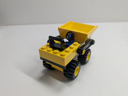 LEGO Town: Wheeled Front Shovel (6474) - Complete - close-up