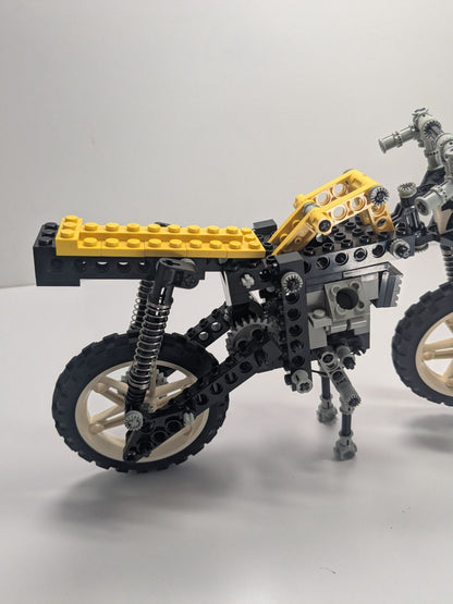 LEGO Technic: Shock Cycle (8838) - Complete - minifigures