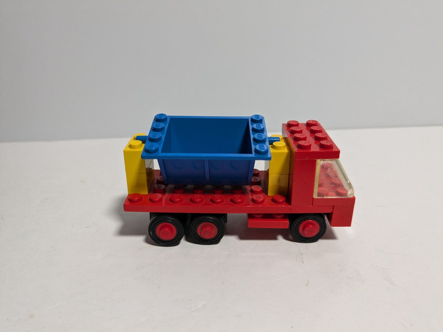 LEGO LEGOLAND: Tipper Truck (612) - Complete