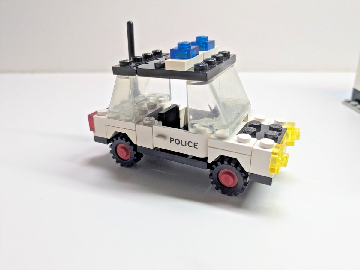 LEGO Town: Police Station (6384) - Complete - alternate view