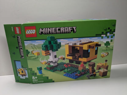 LEGO Minecraft: The Bee Cottage (21241) - Complete