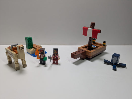 LEGO Minecraft: The Pirate Ship Voyage (21259) - Complete