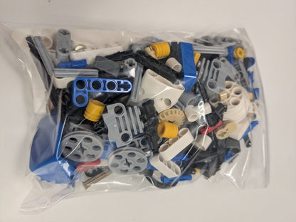 LEGO Technic: Hydroplane Racer (42045) - Complete - minifigures