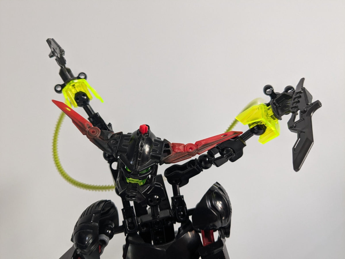 LEGO Hero Factory: BLACK PHANTOM (6203) - Complete - rear view