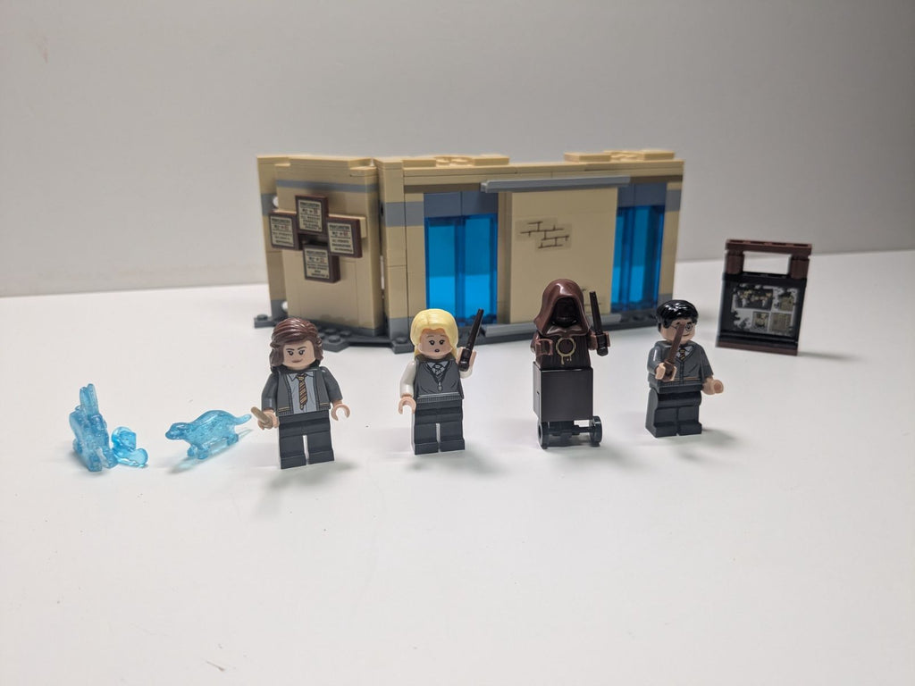 LEGO Harry Potter: Hogwarts Room of Requirement (75966) - Complete - built set