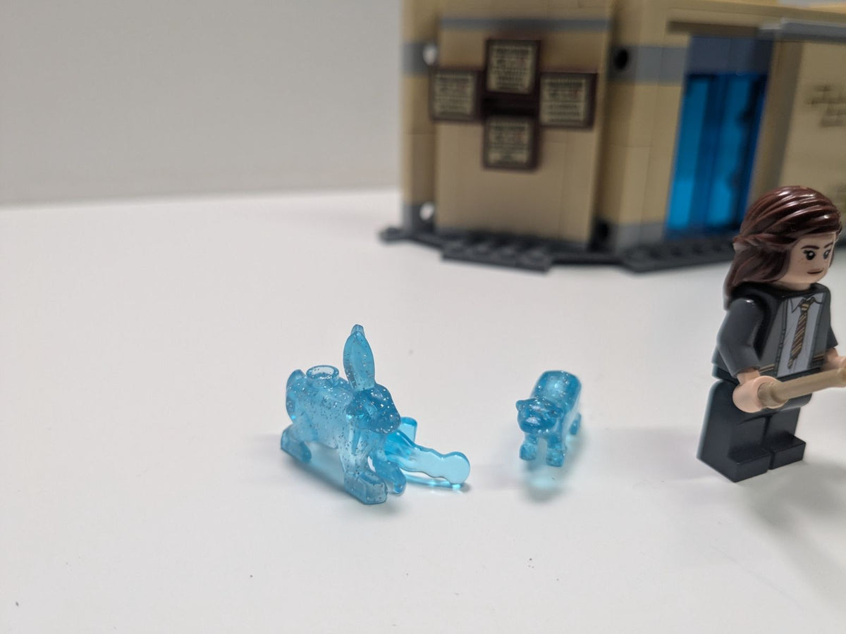 LEGO Harry Potter: Hogwarts Room of Requirement (75966) - Complete - alternate view