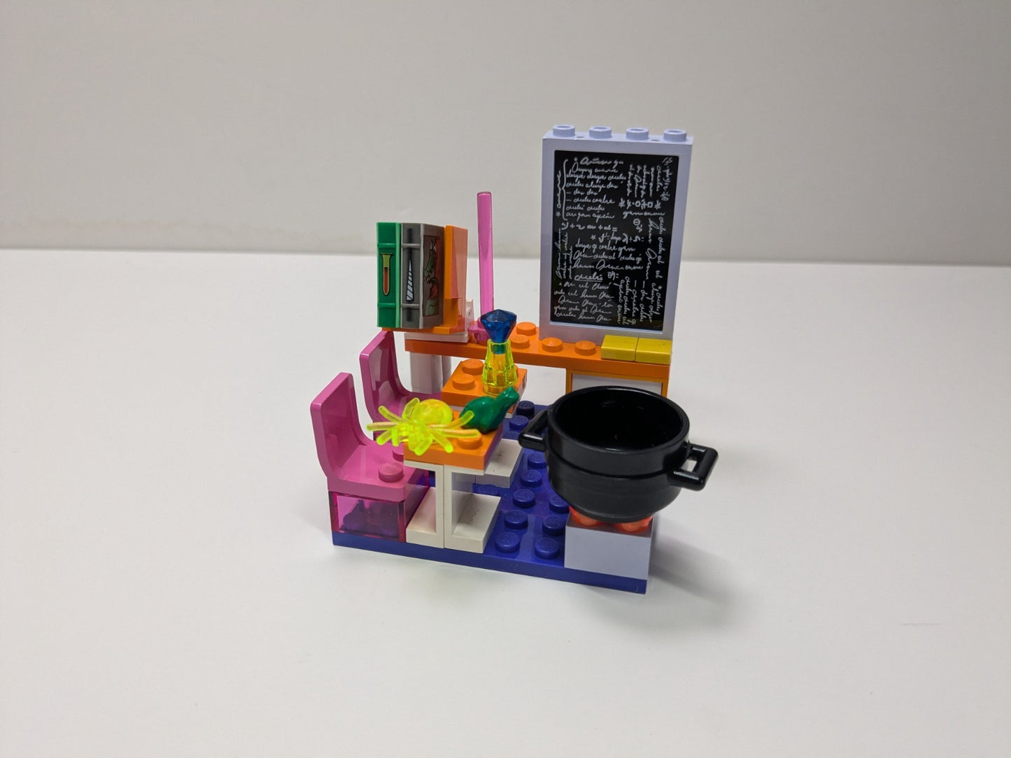 LEGO Harry Potter: Hogwarts Classrooms (4721) - Complete