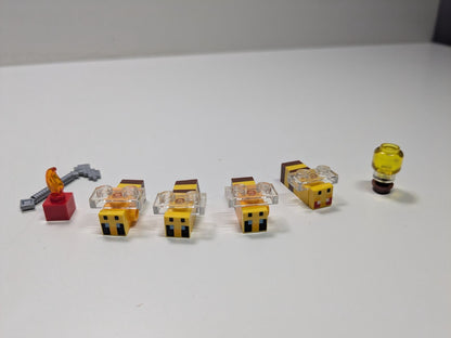 LEGO Minecraft: The Bee Cottage (21241) - Complete