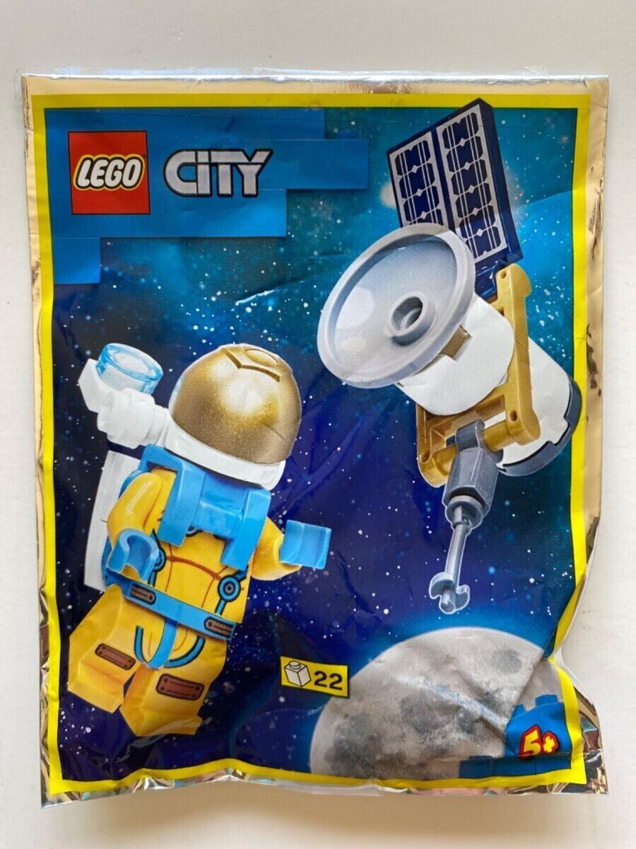 LEGO City: Sally Stardust's Satellite (952205) - New Sealed - box front