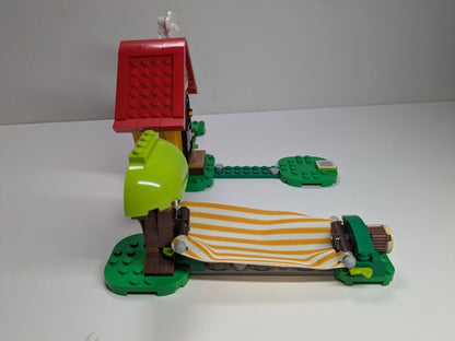 LEGO Super Mario: Mario's House & Yoshi Expansion Set (71367) - Complete - close-up