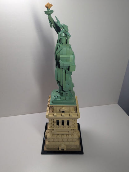 LEGO Architecture: Statue of Liberty (21042) - Complete - rear view