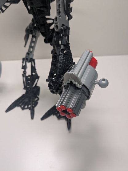 LEGO Bionicle: Toa Nuparu (8913) - Complete - close-up