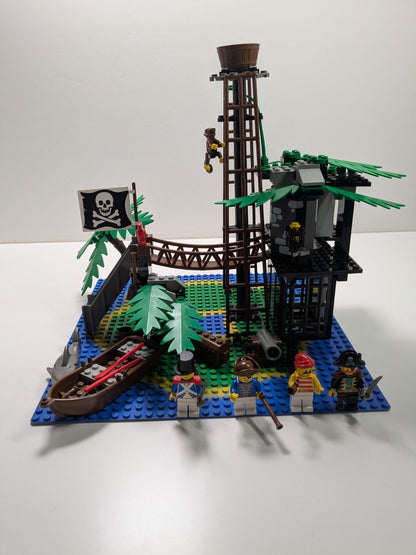 LEGO Pirates: Forbidden Island (6270) - Complete