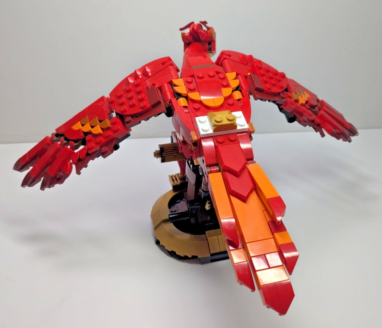 LEGO Harry Potter: Fawkes, Dumbledore's Phoenix (76394) - Complete