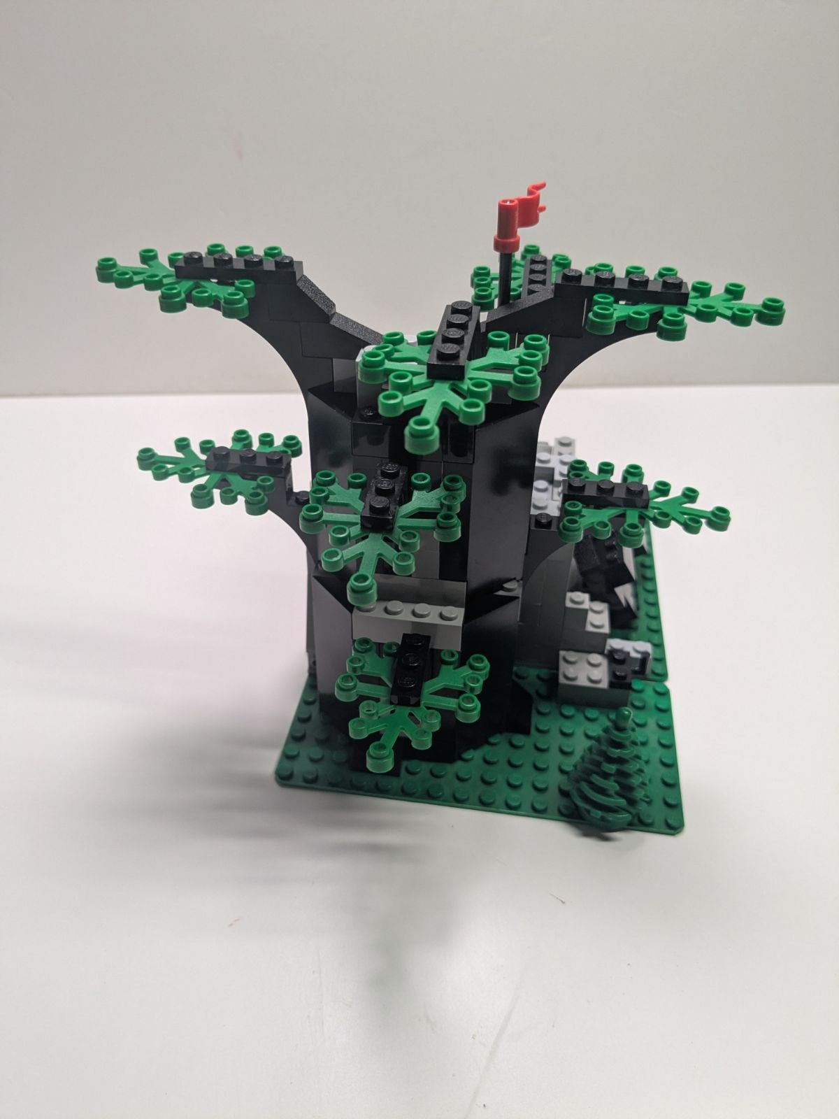 LEGO Castle: Camouflaged Outpost (6066) - Almost Complete