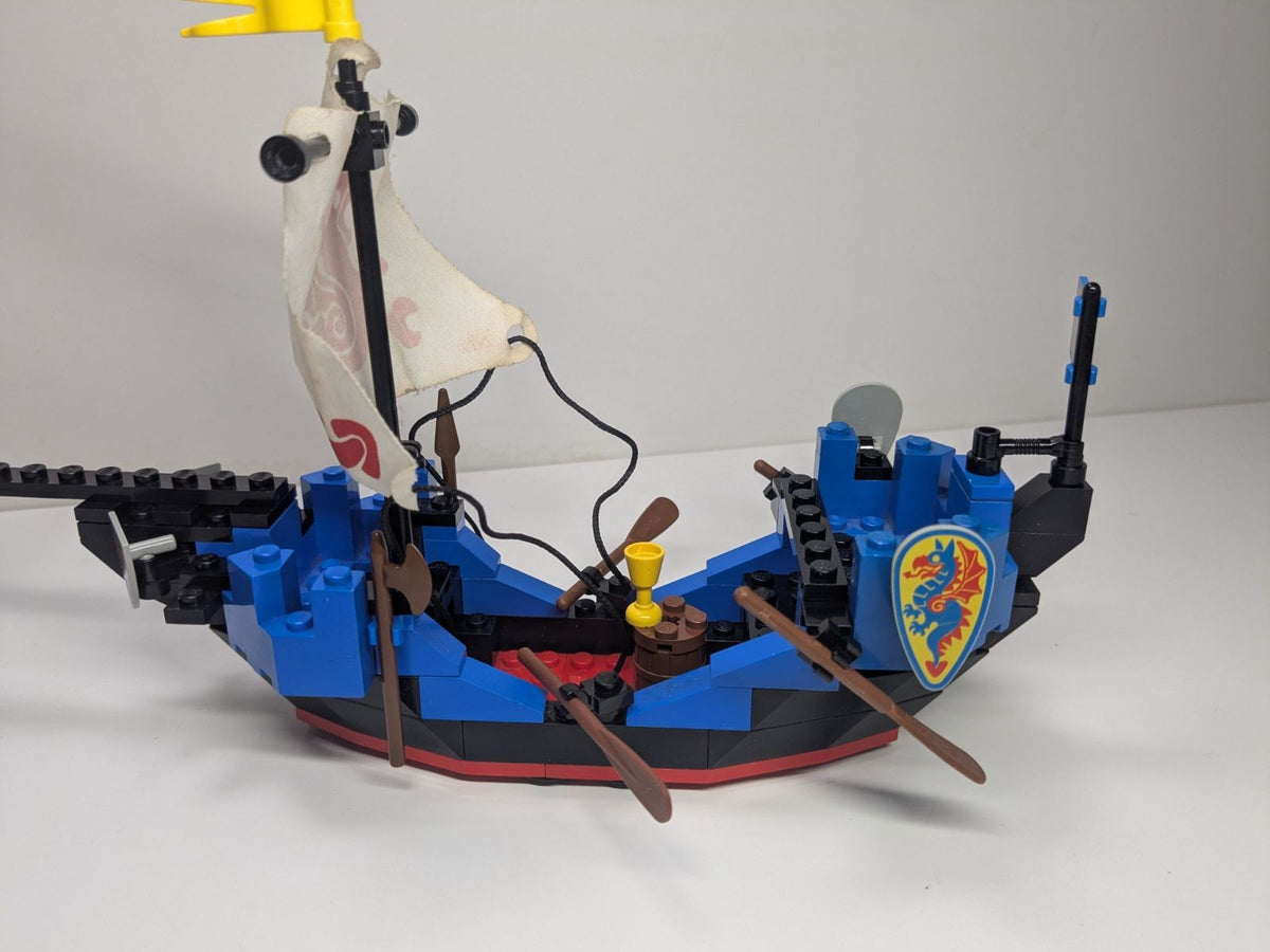 LEGO Castle: Sea Serpent (6057) - Complete - side view