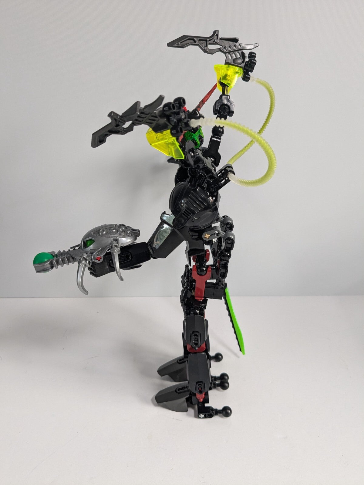 LEGO Hero Factory: BLACK PHANTOM (6203) - Complete - close-up
