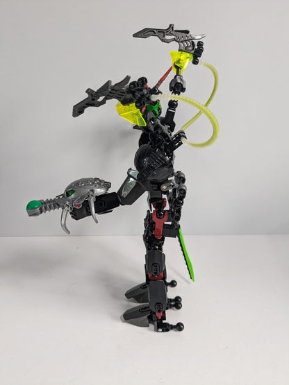 LEGO Hero Factory: BLACK PHANTOM (6203) - Complete - close-up