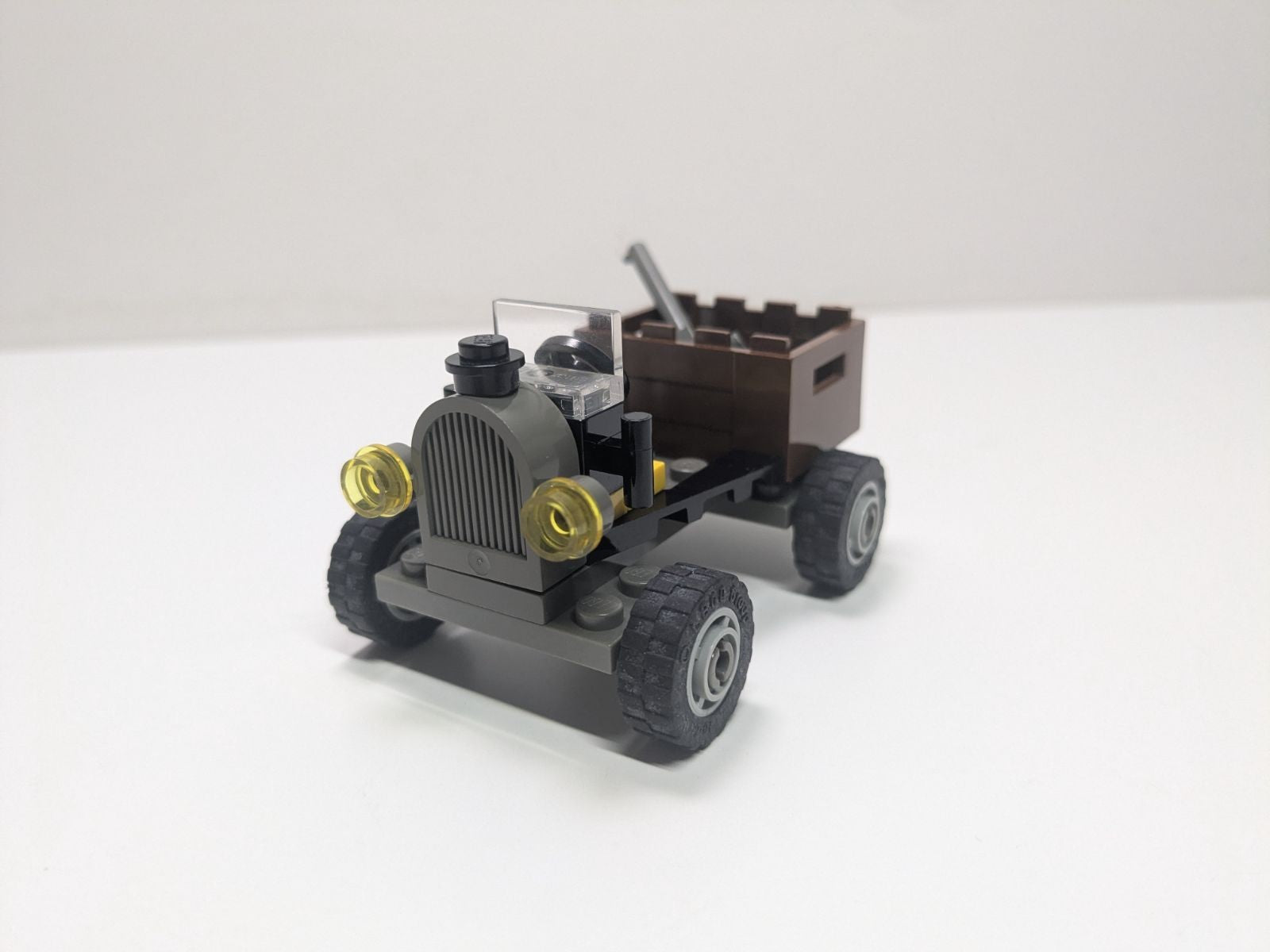 LEGO Adventurers: Black Cruiser (7424) - Complete - set details