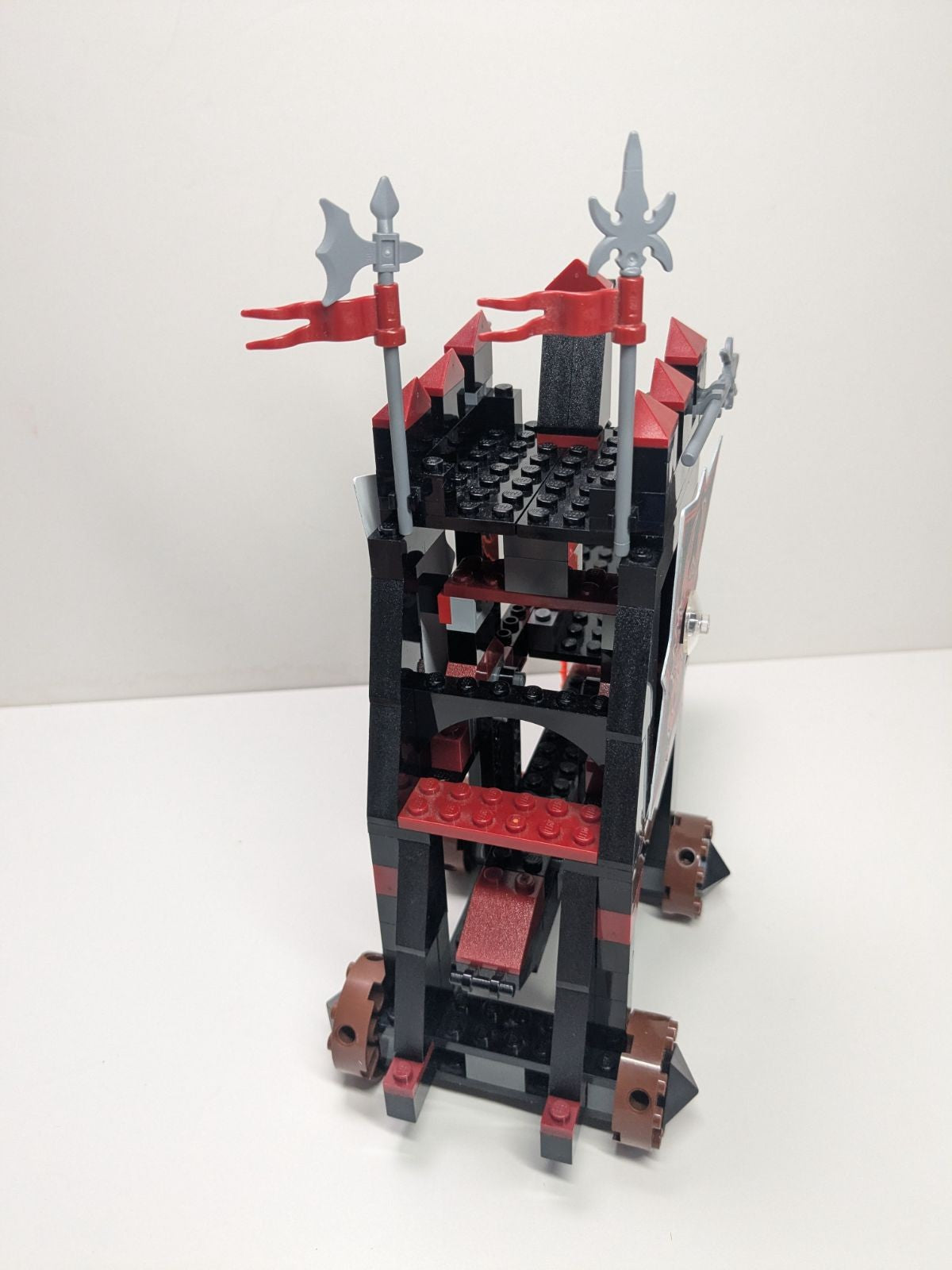 LEGO Castle: Vladek's Siege Engine (8800) - Complete - contents
