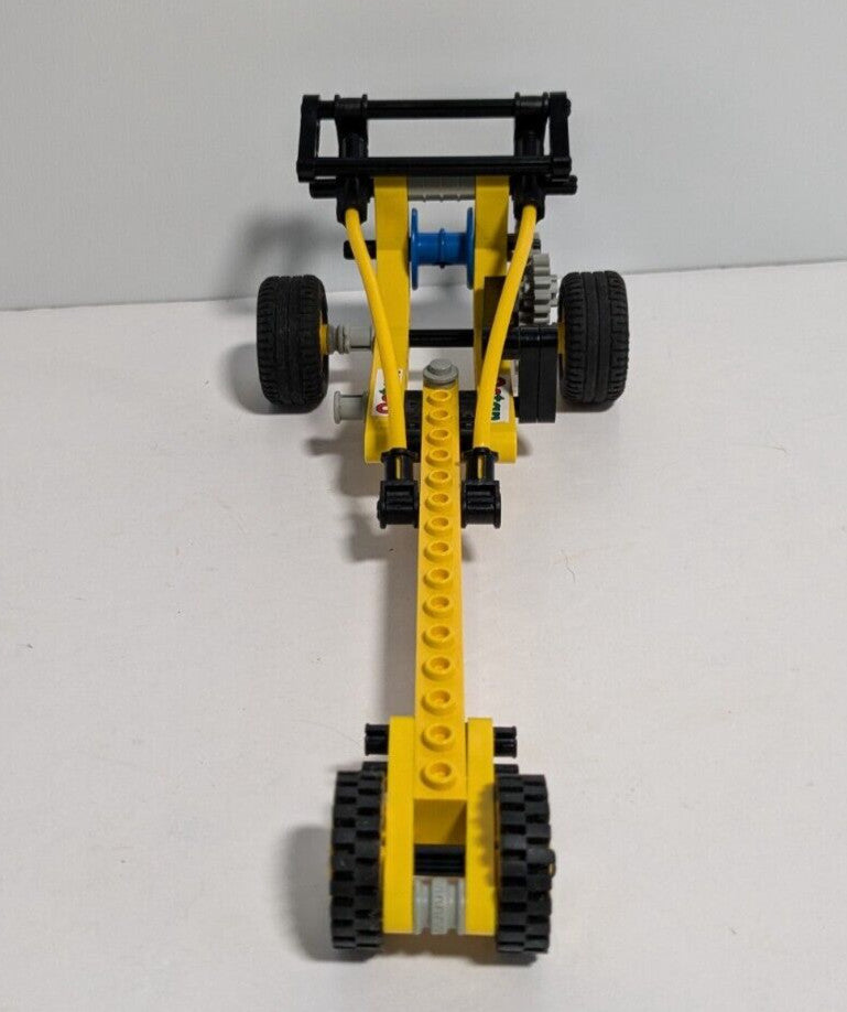 LEGO Technic: Elacstatic Turbo (8205) - Complete - minifigures