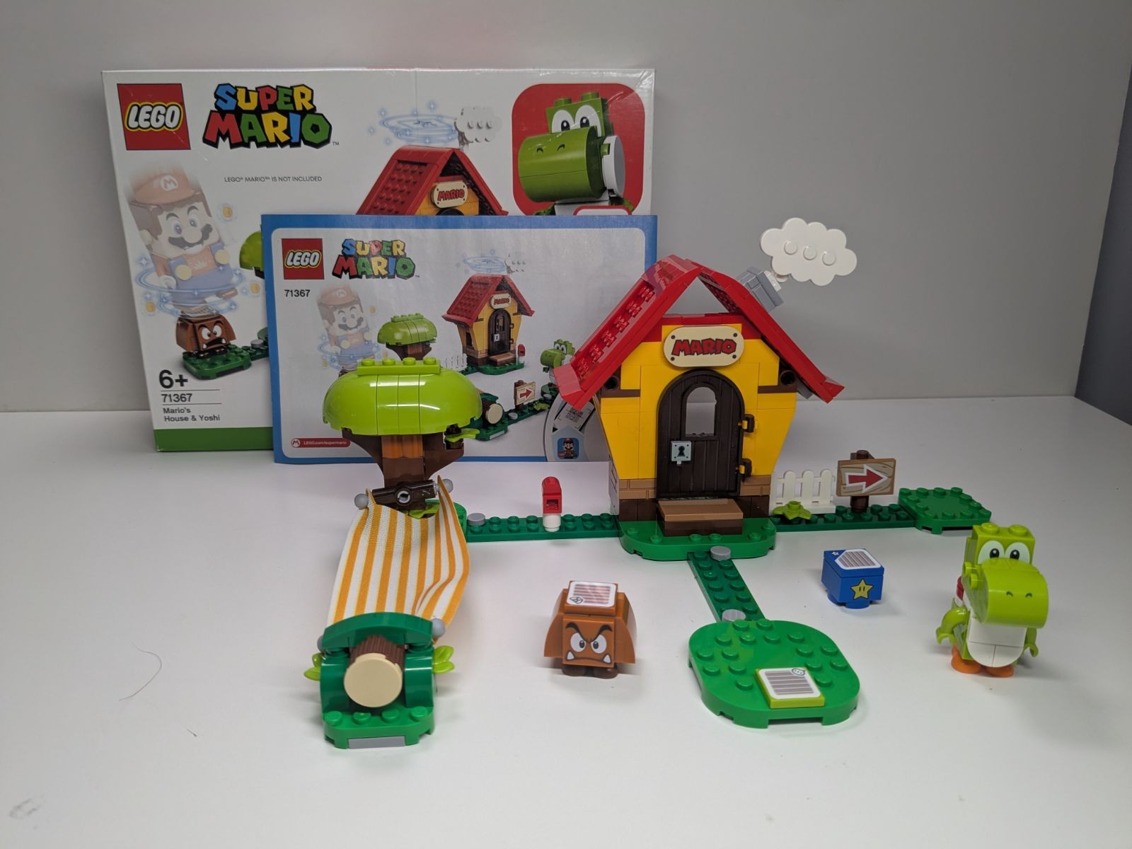 LEGO Super Mario: Mario's House & Yoshi Expansion Set (71367) - Complete - box front
