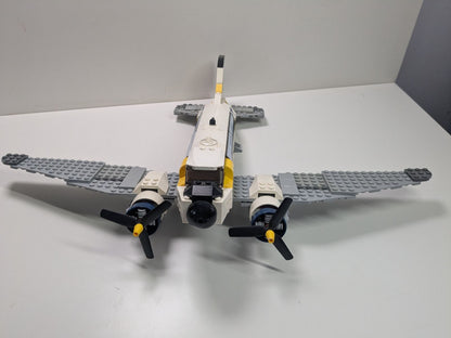 LEGO Indiana Jones: Peril in Peru (7628) - Complete - side view