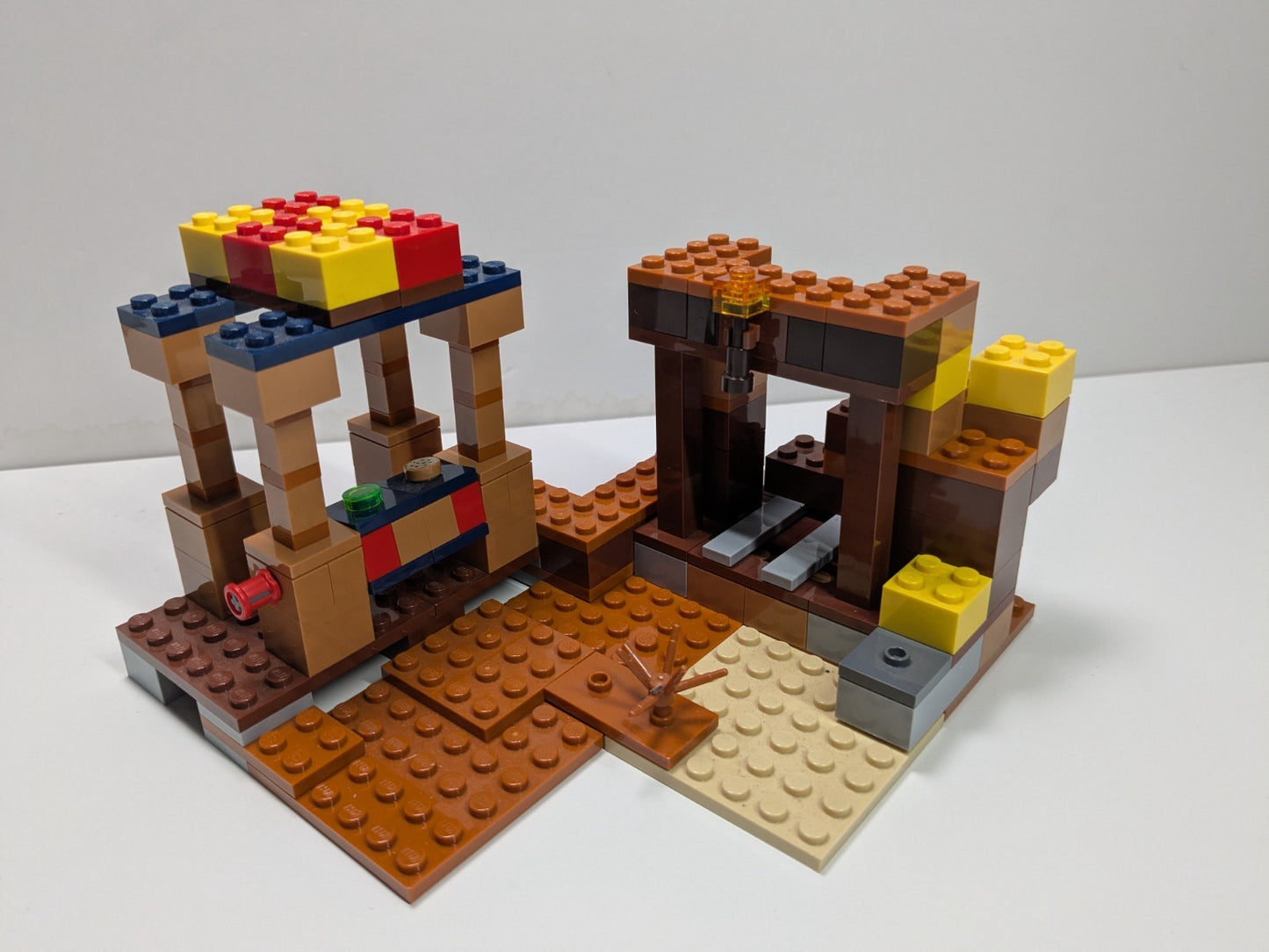 LEGO Minecraft: The Trading Post (21167) - Complete